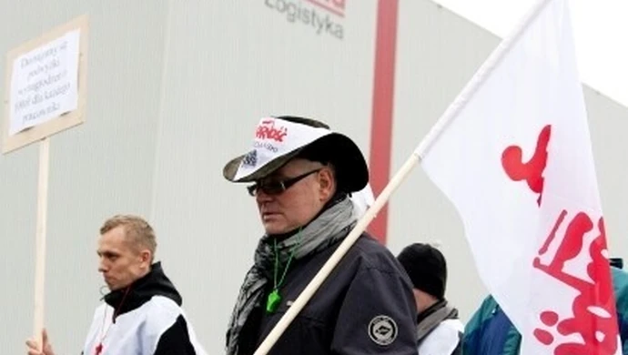 Niskie ceny, ale jakim kosztem?