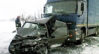 Groźny wypadek w Mzurkach - na drogach ślisko