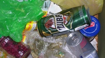 Więźniowie sprzątali nad Zalewem Sulejowskim