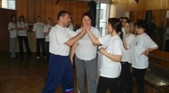 Zostań bezpieczną kobietą &#8211; policja zaprasza 