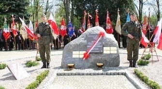 Region: Zelów w hołdzie ofiarom Katynia