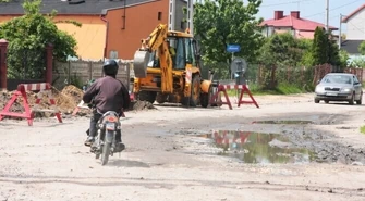 Piotrków: Trwa remont Karolinowskiej