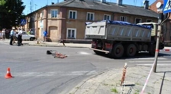 Tomaszów: Potrącony rowerzysta zginął na miejscu