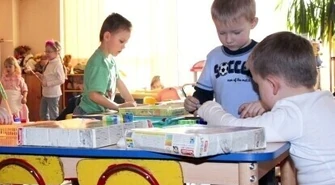 Piotrków: Przedszkolaki zostają w wieżowcu