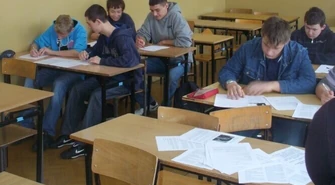 Gimnazjaliści pomagają i piszą listy przez całą dobę