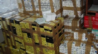 Policja znalazła &#8222;lewe&#8221; papierosy i spirytus