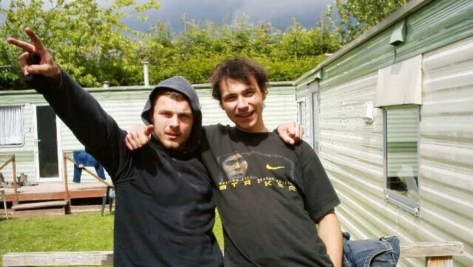 Ziemia obiecana czy obóz pracy?