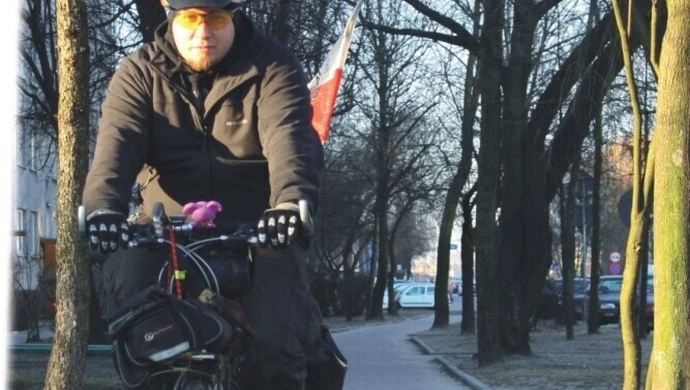 Wyprzedzanie na rowerze z prawej strony