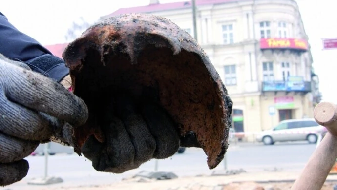 Remont Słowackiego: Odkryto ludzkie szczątki