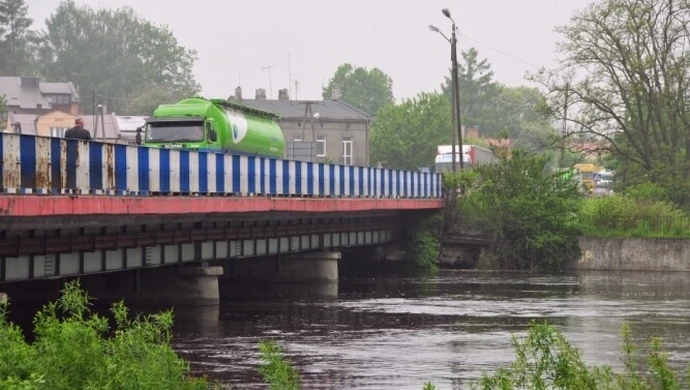 Uratował dziewczynki przed samobójstwem