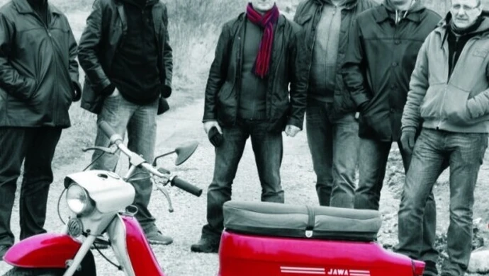 (Z)ZAJAWKa - pierwsza,  wydana profesjonalnie płyta GRZMIĄCEJ PÓŁLITRÓWY. 