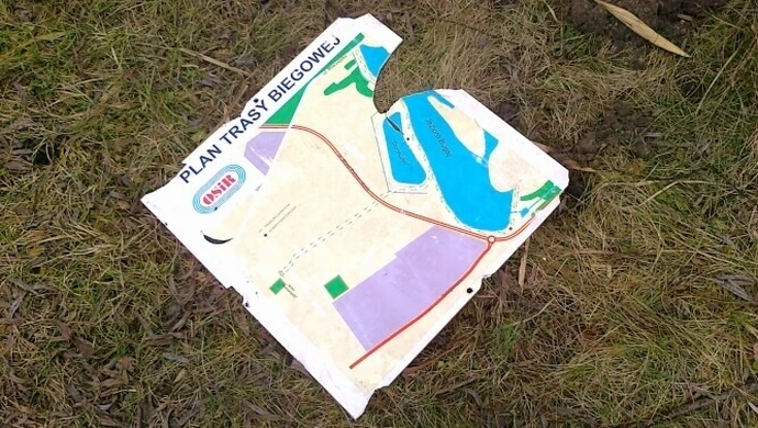 Ze ścieżki biegowej niewiele już zostało