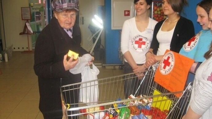 80 wielkanocnych koszyczków dla potrzebujących