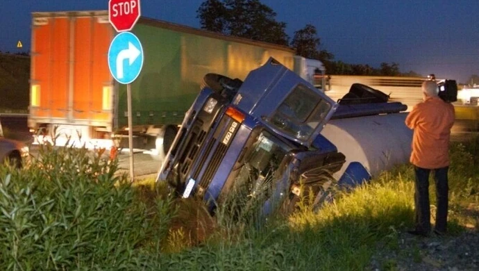 Wypadek na "ósemce": Kierowca miał 3 promile