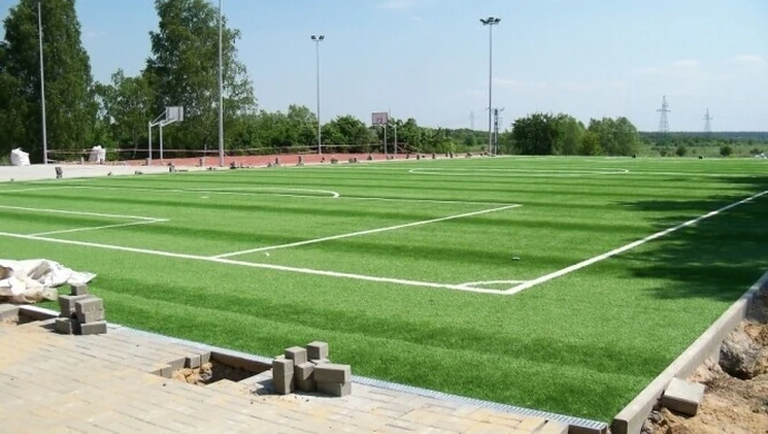 Orlik przy Broniewskiego na ukończeniu