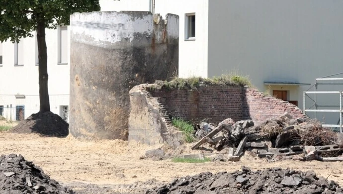 Moszczenica: Co zrobią z betonową rurą?