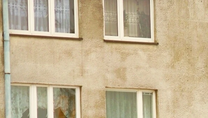 Młoda piotrkowianka wypadła z czwartego piętra