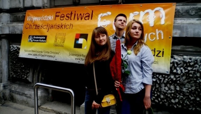 Busola: Spieszymy z garścią teatralnych wieści…