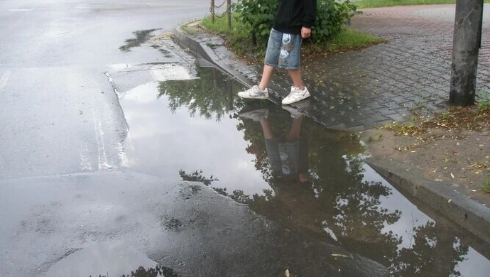 Wodny problem. Kałuże jak były, tak są
