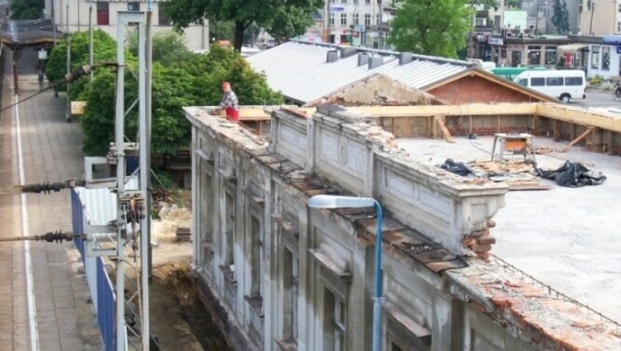 Piotrków: Połowa dworca PKP już gotowa