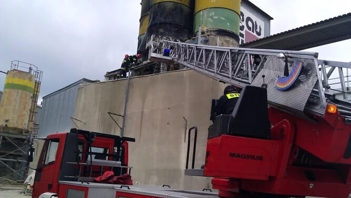 Pożar w jednym z magazynów na Wroniej