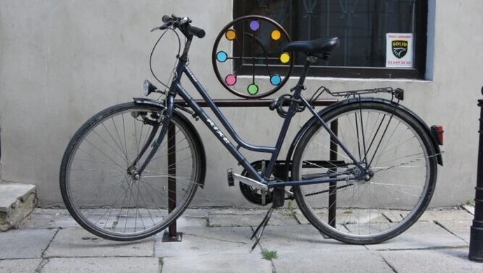 Piotrków. Stojak na rowery na Starym Mieście