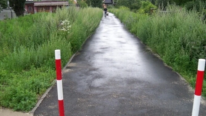 Piotrków: Czy to chodnik, czy ścieżka?