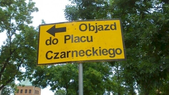 Piotrków: Czarnecki czy Czarniecki?