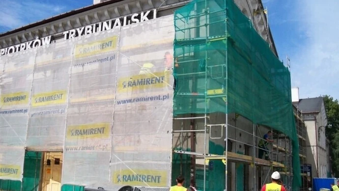 Czas na remont elewacji  głównego budynku PKP