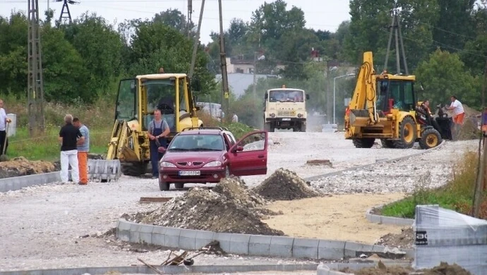 Pojadą po wzmocnionej ulicy Dmowskiego