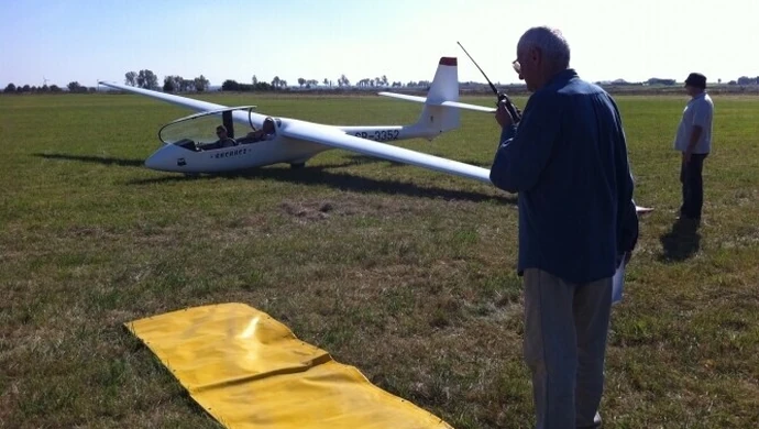 Na piotrkowskim lotnisku lądowali do celu