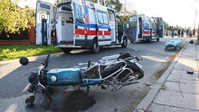 Wypadek na Zawodziu - dwie osoby w szpitalu