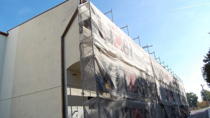 Elewację hali Relax trzeba wykonać ponownie