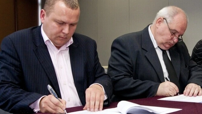 Podpisali umowy na dostawy taniego ciepła