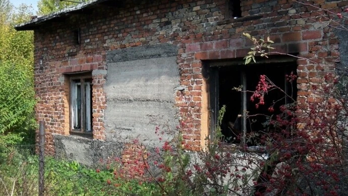 Piotrków: Spalona rudera idzie do rozbiórki