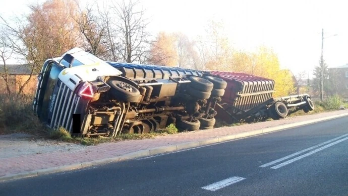 Region: TIR wylądował w rowie - bez ofiar