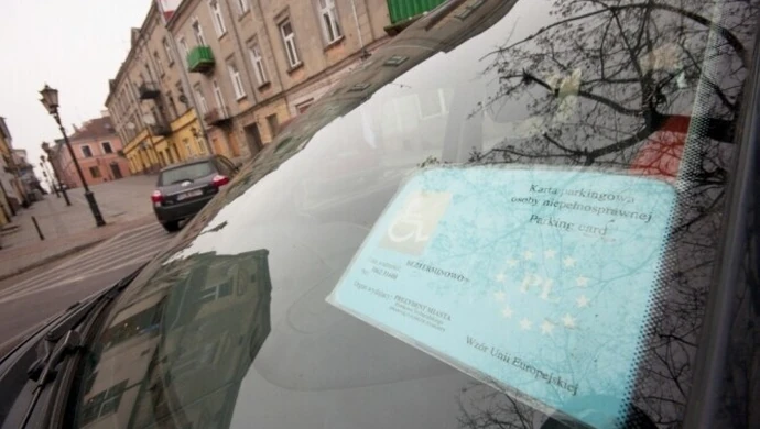 Piotrków: Połowa parkujących to niepełnosprawni?