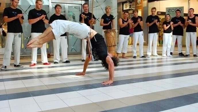 Przyjdź i zobacz, czym jest capoeira