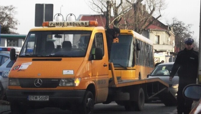 Tomaszów Maz. Zderzenie autobusu MZK i VW