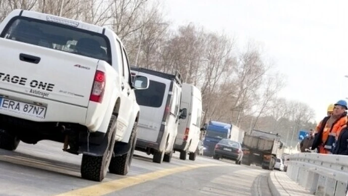Ponowne utrudnienia na moście w Przygłowie