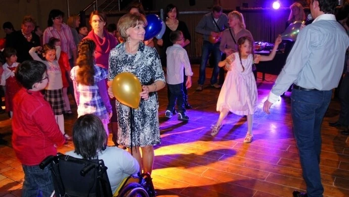 Piotrków: Bawili się z Mikołajem podczas balu