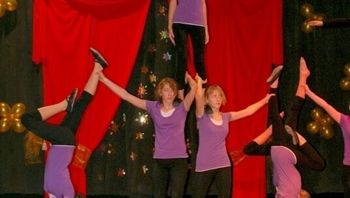 „Bawmy się razem” – trzy lata grupy Carevella