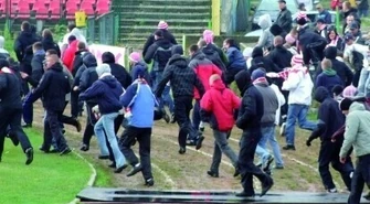 Uczą kiboli, jak zadawać ból