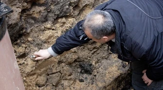 Piotrków: Robotnicy odkopali XV-wieczne relikty