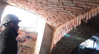 Zabytkowa piwnica w budynku dworca PKP