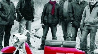 (Z)ZAJAWKa - pierwsza,  wydana profesjonalnie płyta GRZMIĄCEJ PÓŁLITRÓWY. 