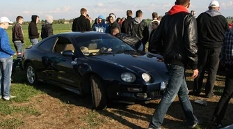 Lotnisko: Świętowali z okazji 1 Maja