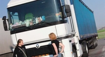 &#8222;Jedzie TIR, a w środku świr&#8221;