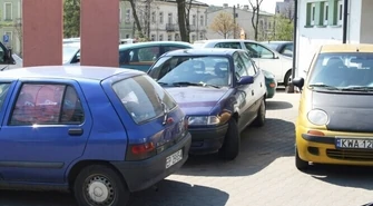 Parkowanie przy amfiteatrze - legalnie i za darmo