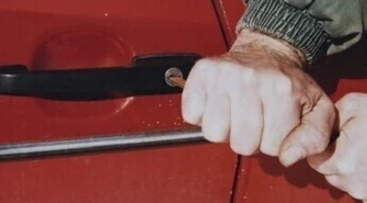 &#8220;Na antenę&#8221;, &#8220;na żywioł&#8221;, z pomocą elektroniki &#8211; czyli o kradzieży aut w Piotrkowie